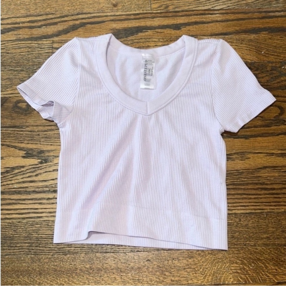 NWOT Lilac Ribbed V-Neck T-Shirt